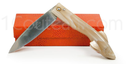 The Capucin pocket knife by Pierre Cognet - Sculpted Shark tip horn full handle